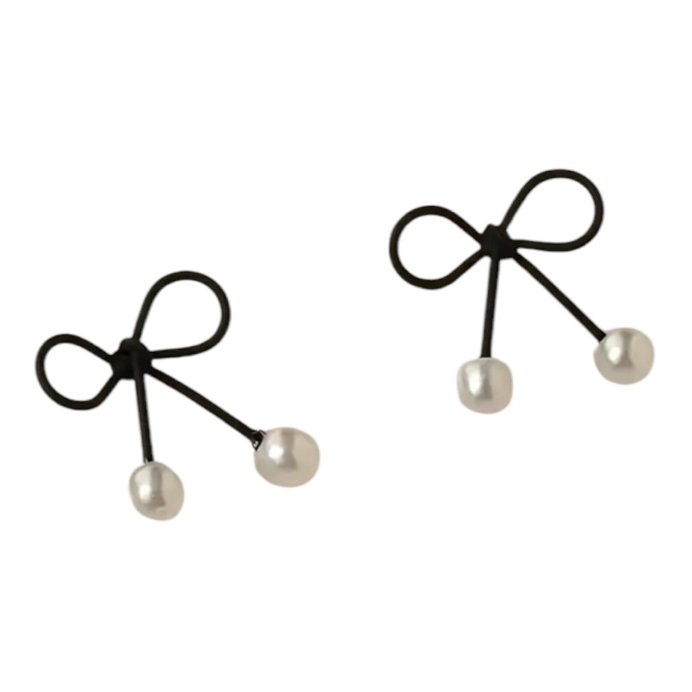 Black Bow Pearl Stud Earrings 🎀